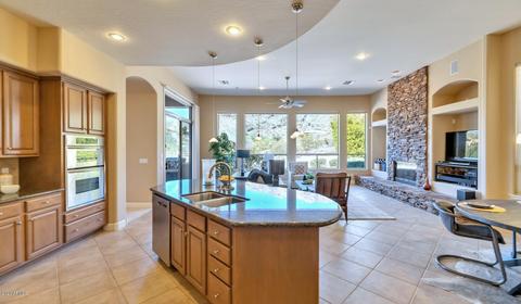410 E Desert Wind Dr, Phoenix, AZ 85048 photo 5