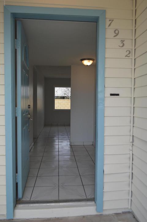 7932 W Avalon Dr, Phoenix, AZ 85033 photo 5