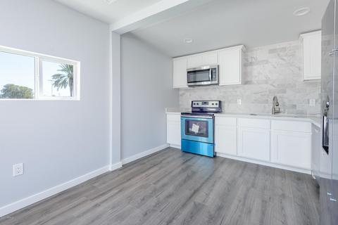 4426 S 9th St, Phoenix, AZ 85040 photo 2