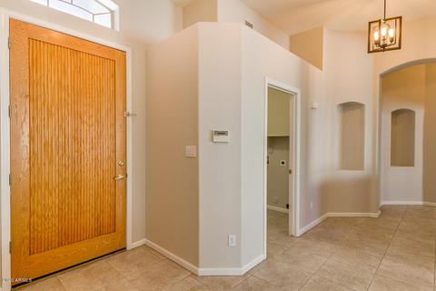 734 W Estrella Dr, Gilbert, AZ 85233 photo 2