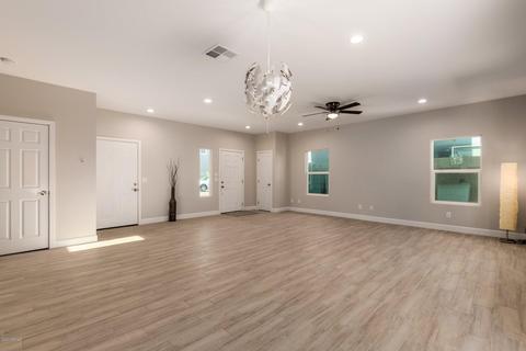 1025 E Odeum Ln, Phoenix, AZ 85040 photo 9