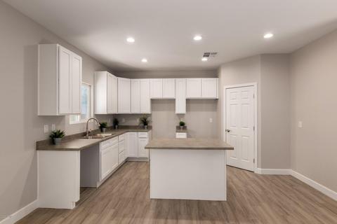 1025 E Odeum Ln, Phoenix, AZ 85040 photo 4