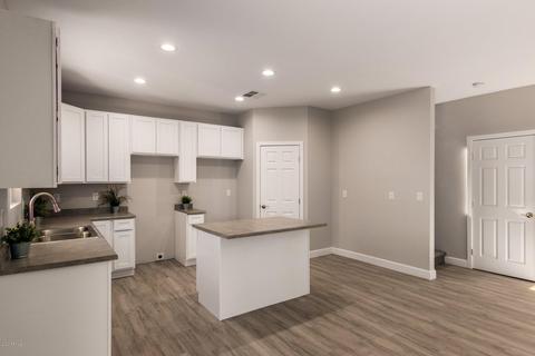1025 E Odeum Ln, Phoenix, AZ 85040 photo 5