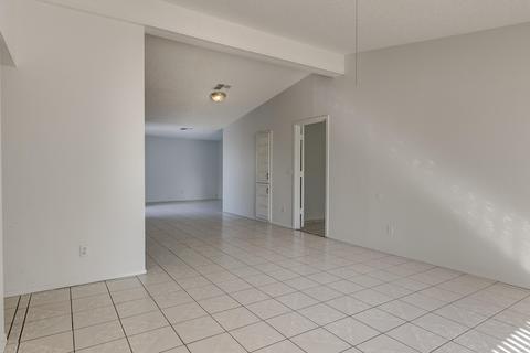 2942 N 68th Ln, Phoenix, AZ 85033 photo 5