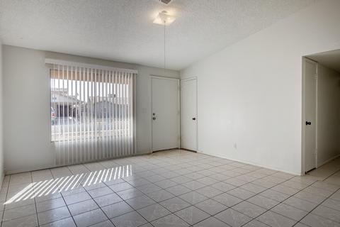 2942 N 68th Ln, Phoenix, AZ 85033 photo 6