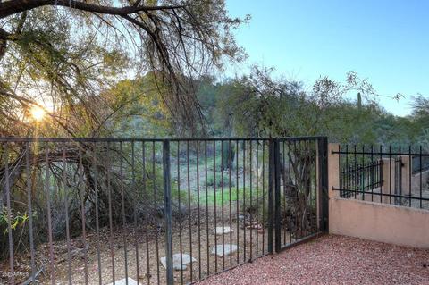 9002 N 28th St, Phoenix, AZ 85028 photo 3