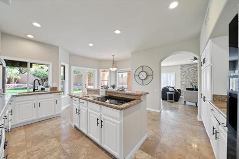 13669 S 37th Pl, Phoenix, AZ 85044 photo 9