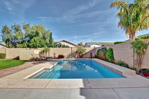 2010 W Carson Rd, Phoenix, AZ 85041 photo 1