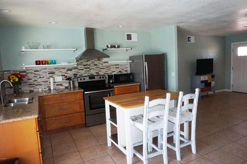 3625 W Echo Ln, Phoenix, AZ 85051 photo 7