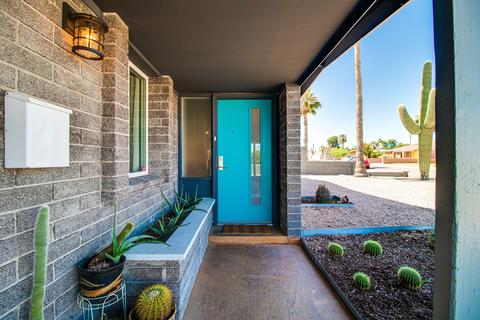 3627 E Shaw Butte Dr, Phoenix, AZ 85028 photo 1