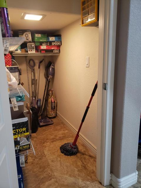 1806 E Donner Dr, Phoenix, AZ 85042 photo 9