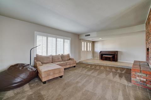 943 E Desert Ln, Gilbert, AZ 85234 photo 8