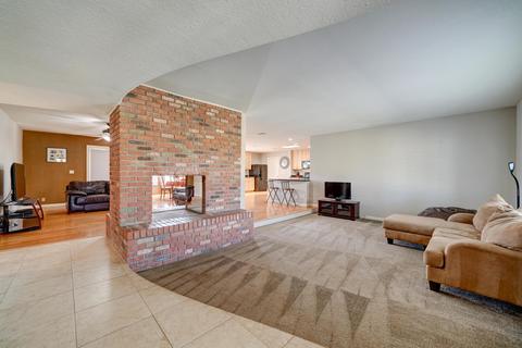 943 E Desert Ln, Gilbert, AZ 85234 photo 7