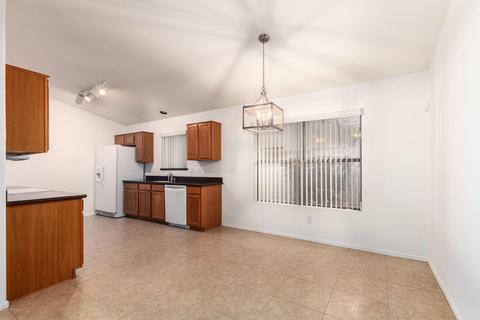 4704 E Lone Cactus Dr, Phoenix, AZ 85050 photo 6