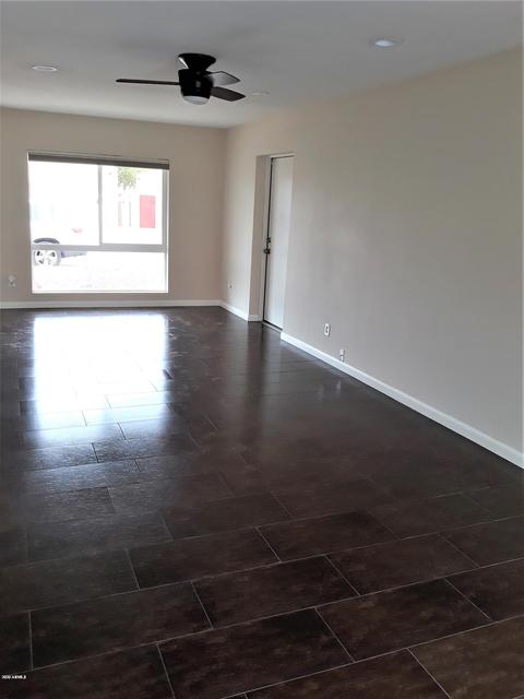814 E Michelle Dr, Phoenix, AZ 85022 photo 4