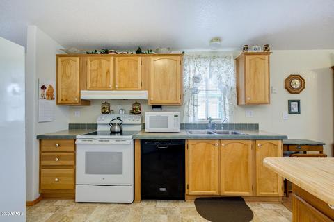 902 N Main Dr, Apache Junction, AZ 85120 photo 9