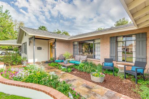 4243 E Catalina Dr, Phoenix, AZ 85018 photo 1