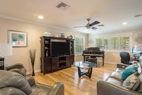 216 E Keim Dr, Phoenix, AZ 85012 photo 3