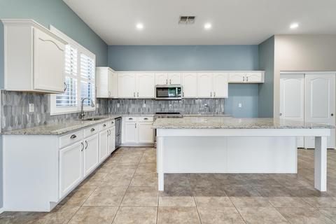 3102 W Eagle Claw Dr, Phoenix, AZ 85086 photo 2