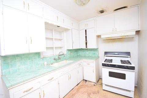 5437 S Montezuma St, Phoenix, AZ 85041 photo 3