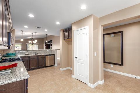 2075 E Saddlebrook Ct, Gilbert, AZ 85298 photo 7
