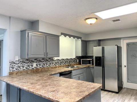 3018 N 39th Dr, Phoenix, AZ 85019 photo 3