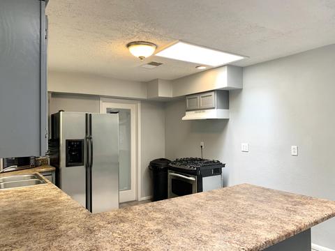 3018 N 39th Dr, Phoenix, AZ 85019 photo 4