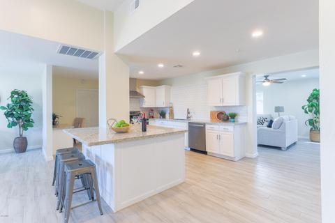4419 E Becker Ln, Phoenix, AZ 85028 photo 9