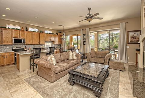 4359 E Lariat Ln, Phoenix, AZ 85050 photo 8
