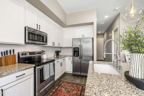 3027 N 33rd Pl, Phoenix, AZ 85018 photo 4