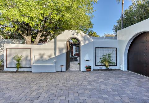 5955 E Orange Blossom Ln, Phoenix, AZ 85018 photo 4