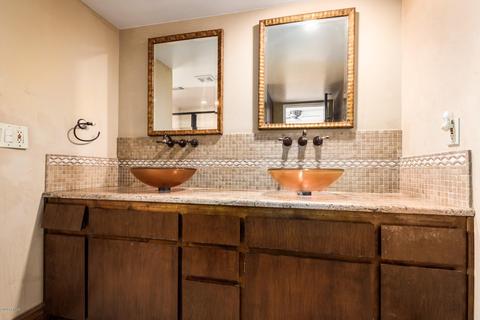 2540 E Turquoise Dr, Phoenix, AZ 85028 photo 4