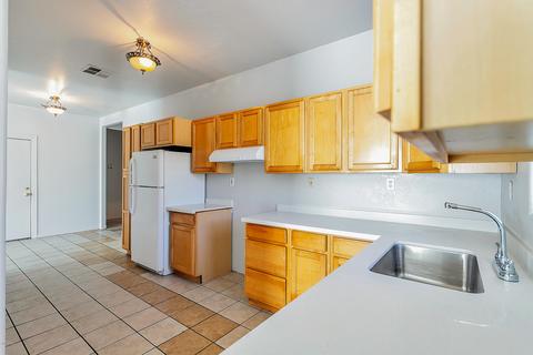 1802 N 37th Dr, Phoenix, AZ 85009 photo 9