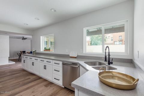 7018 N 11th Ave, Phoenix, AZ 85021 photo 8