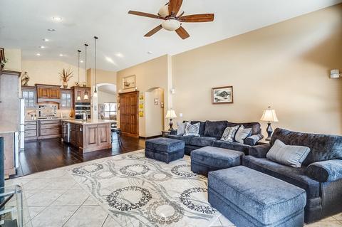 471 E Palomino Dr, Gilbert, AZ 85296 photo 3