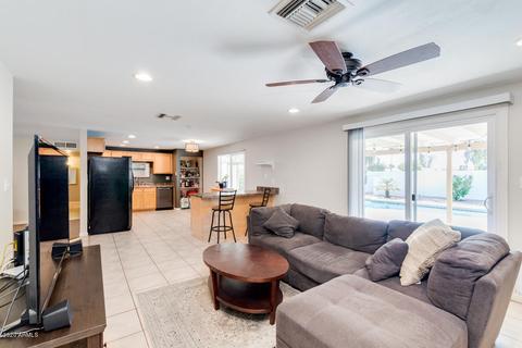 4049 E Ludlow Dr, Phoenix, AZ 85032 photo 9