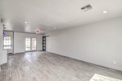 5637 N 8th Dr, Phoenix, AZ 85013 photo 9