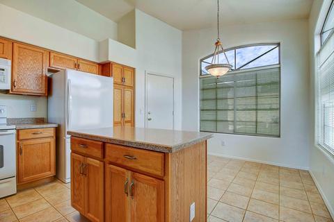 651 S Peppertree Dr, Gilbert, AZ 85296 photo 6
