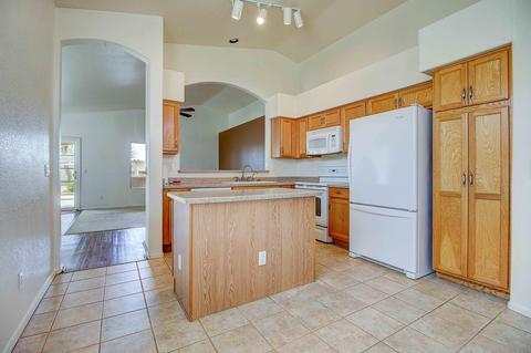 651 S Peppertree Dr, Gilbert, AZ 85296 photo 8