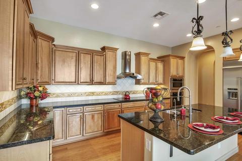 469 E Sunburst Ln, Tempe, AZ 85284 photo 9
