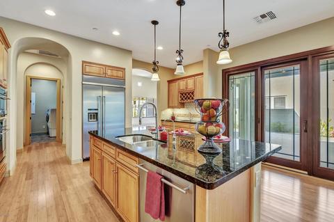469 E Sunburst Ln, Tempe, AZ 85284 photo 7