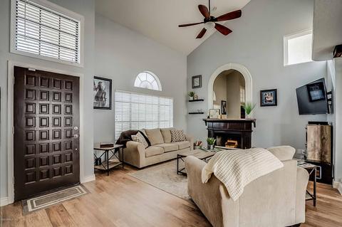 3234 E Longhorn Dr, Phoenix, AZ 85050 photo 4