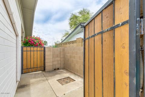 5160 E Pinchot Ave E, Phoenix, AZ 85018 photo 12