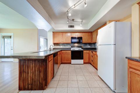3925 E Wescott Dr, Phoenix, AZ 85050 photo 9