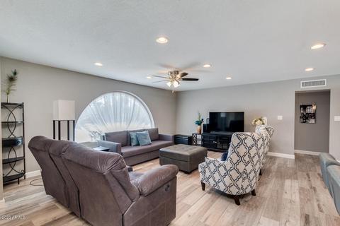 2080 E Riviera Dr, Tempe, AZ 85282 photo 2