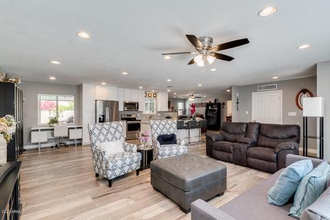 2080 E Riviera Dr, Tempe, AZ 85282 photo 3