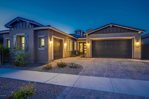 1426 E Milada Dr, Phoenix, AZ 85042 photo 1