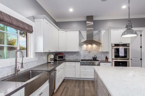 4035 E Cudia Way, Phoenix, AZ 85018 photo 9