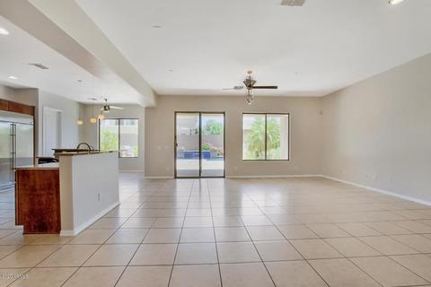 3662 E Crest Ln, Phoenix, AZ 85050 photo 9