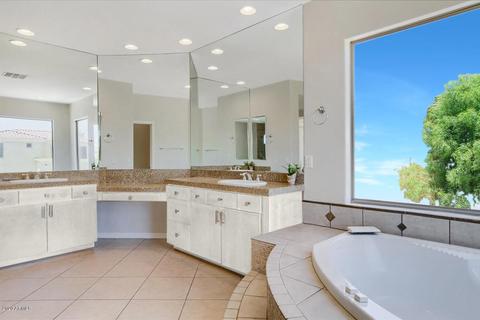 3662 E Crest Ln, Phoenix, AZ 85050 photo 14
